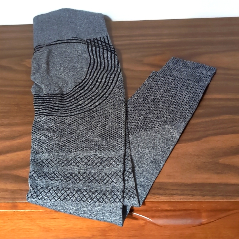 Grey Patterned Scrunch Butt Textured Leggings